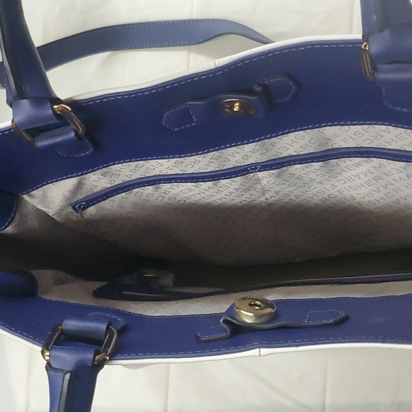 Purse - Picture 3 of 4